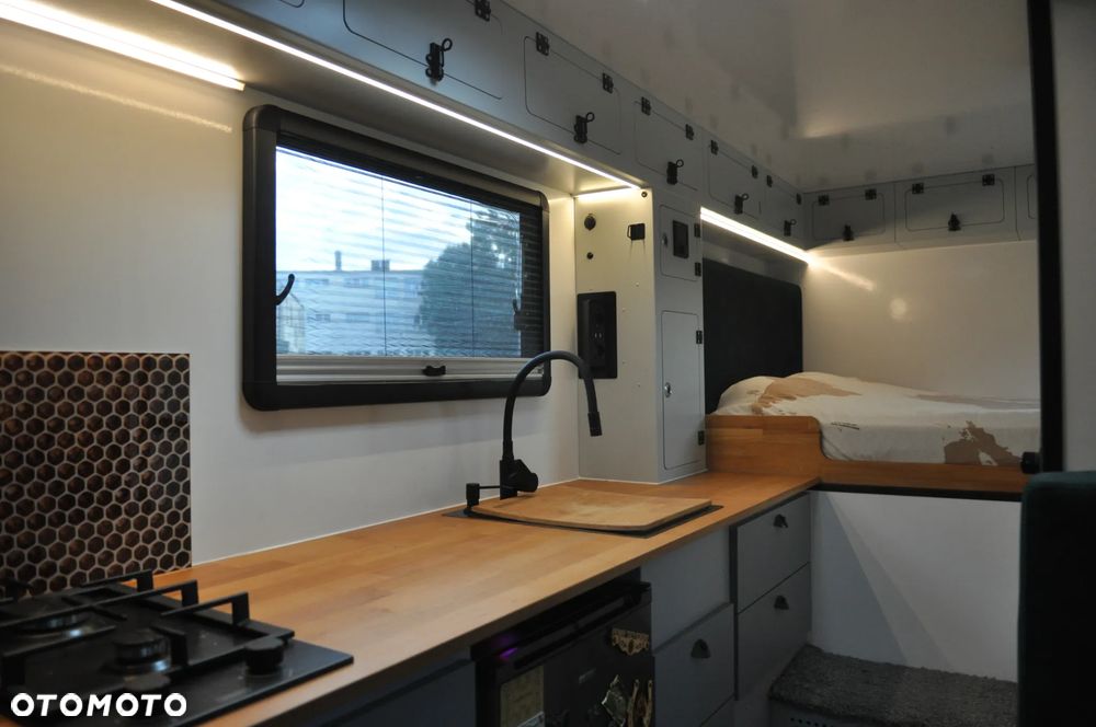Mercedes-Benz Sprinter - 18