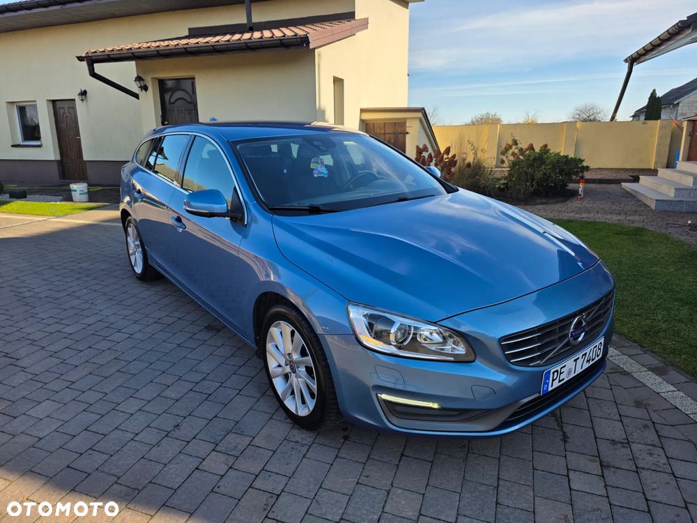 Volvo V60 D4 Drive-E Momentum - 1
