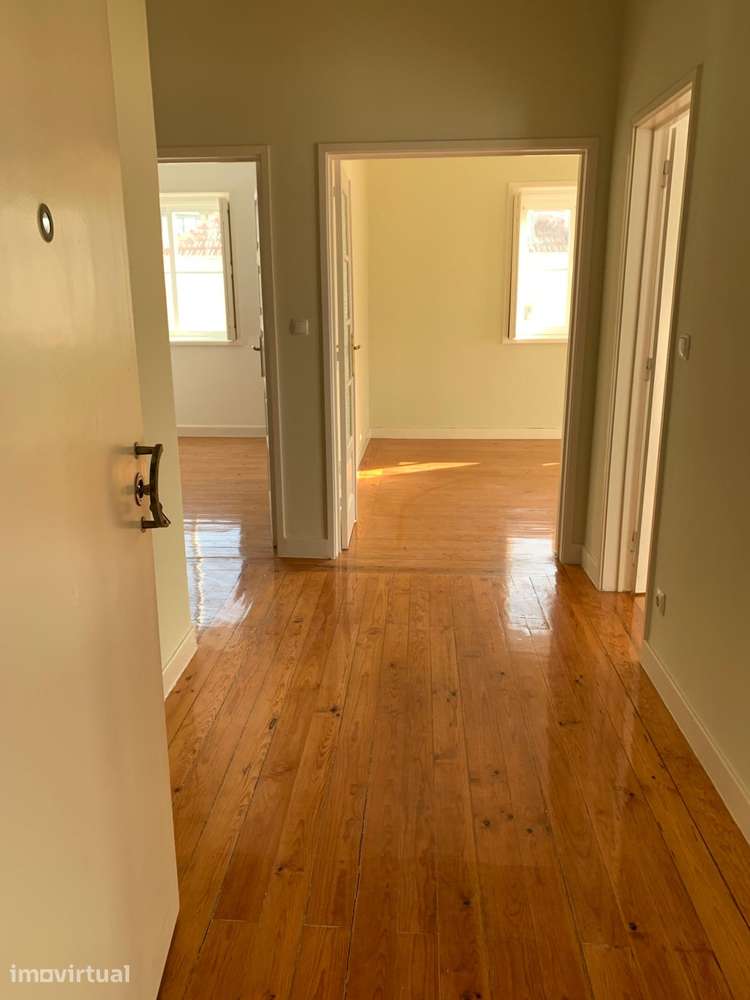 Apartamento T3 à piscina da Constituição e metro Carolina Michaelis - Grande imagem: 4/39