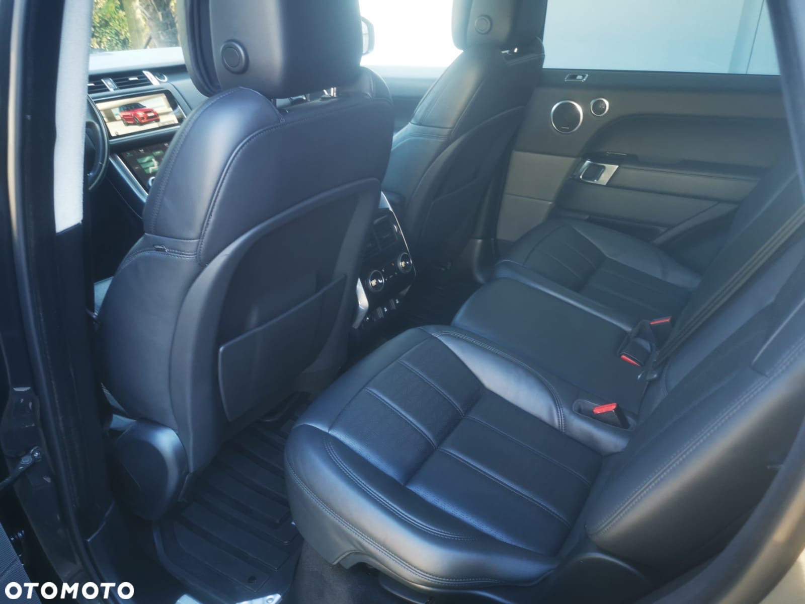 Land Rover Range Rover Sport D300 (SDV6) Autobiography Dynamic - 9