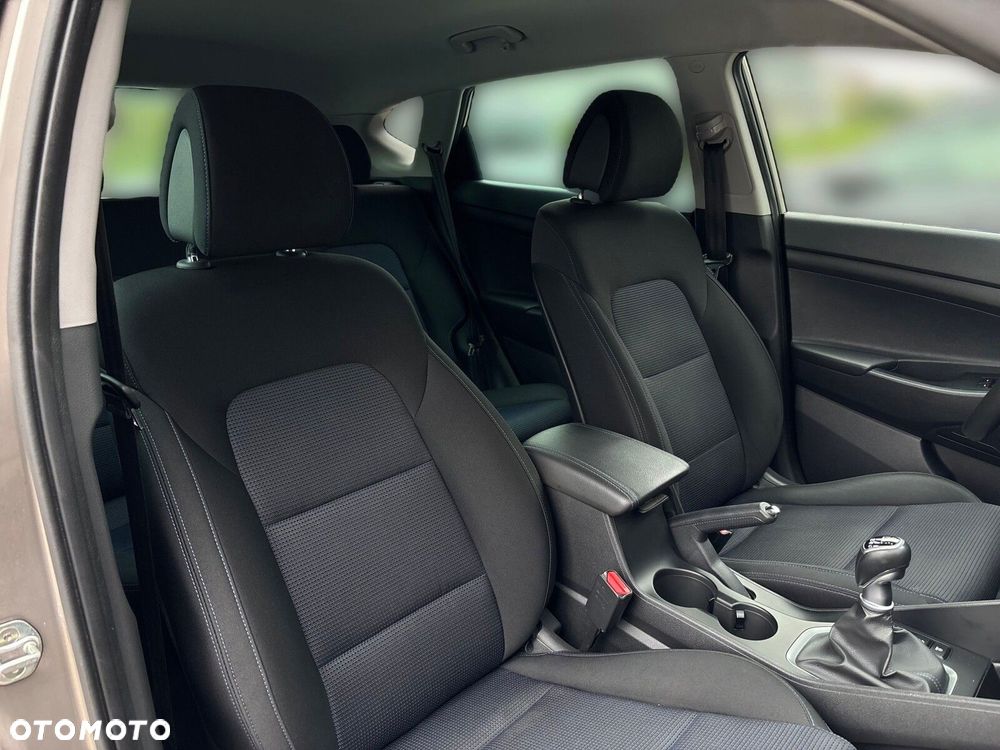 Hyundai Tucson 1.6 GDI BlueDrive Style 2WD - 25