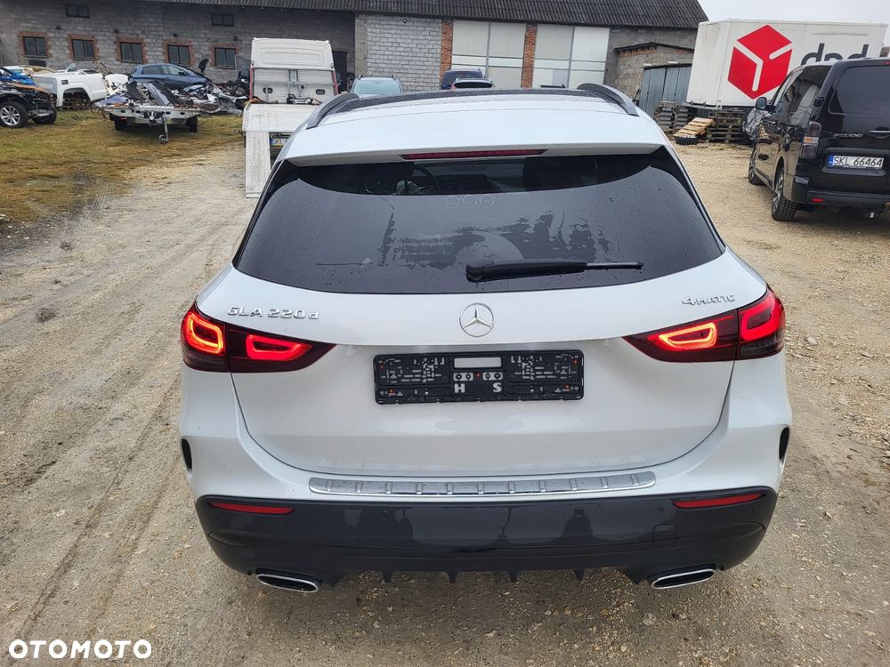Mercedes-Benz GLA 220 d 4Matic 8G-DCT AMG Line - 8