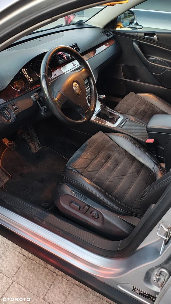 Volkswagen Passat 1.8 TSI Exclusive - 16