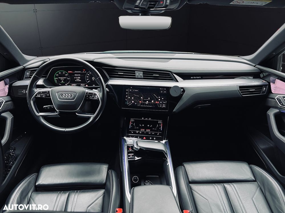 Audi e-tron 55 quattro S line - 11
