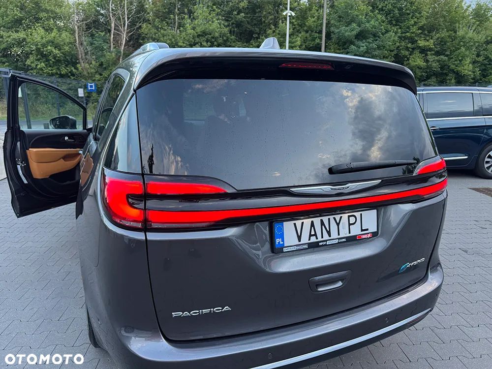 Chrysler Pacifica - 23