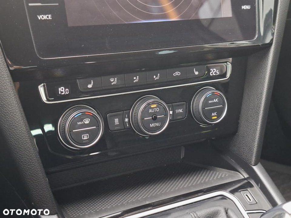 Volkswagen Passat - 27