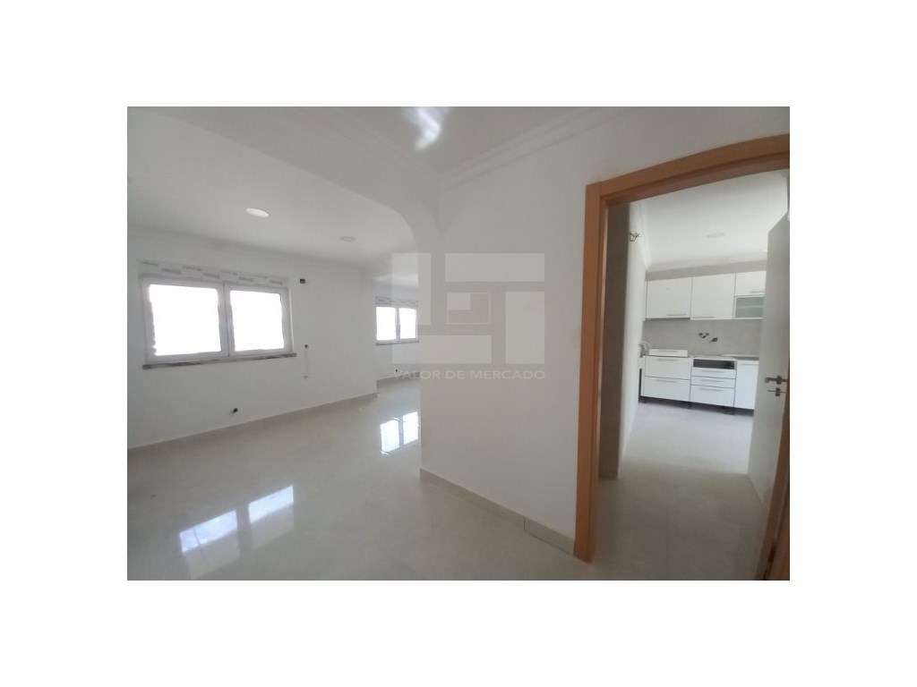 MORADIA T3+2 - FOROS DE AMORA - Grande imagem: 4/34