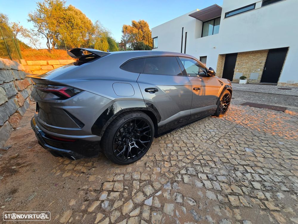 Lamborghini Urus 4.0 V8 - 12