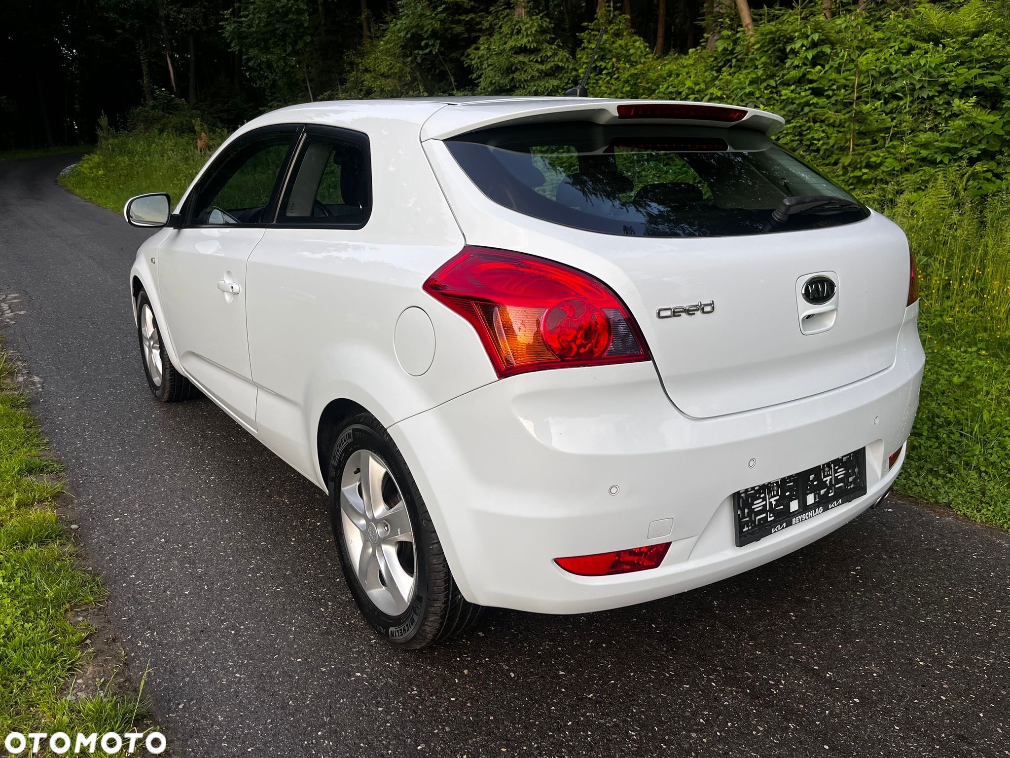 Kia ProCeed - 2
