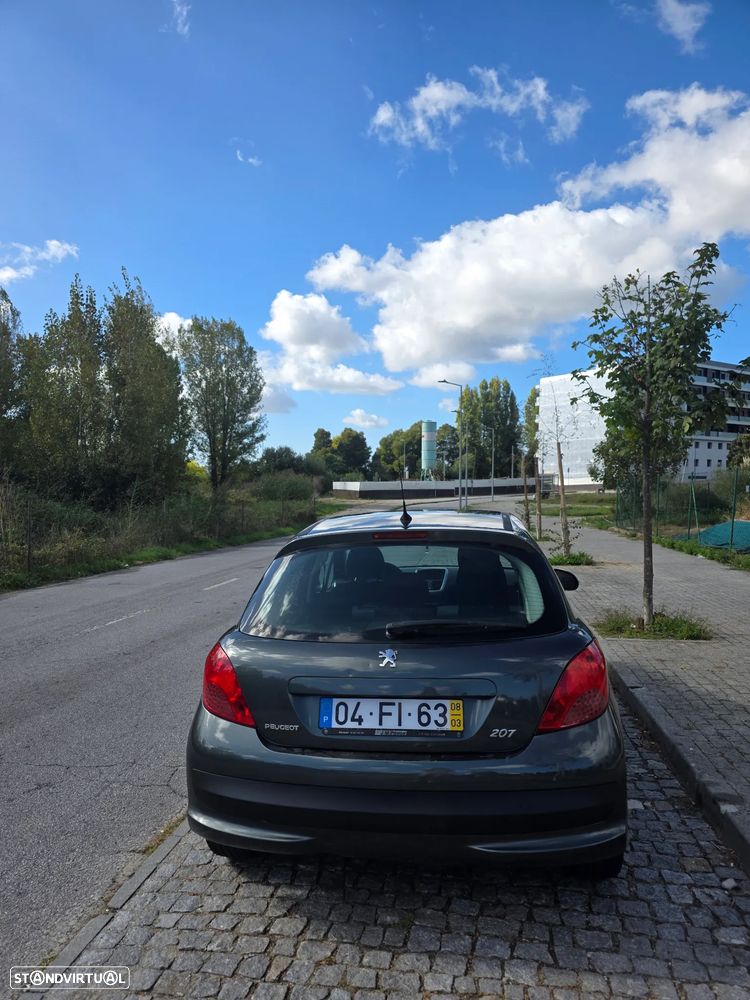 Peugeot 207 2008 photo 2