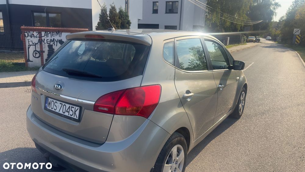 Kia Venga - 5