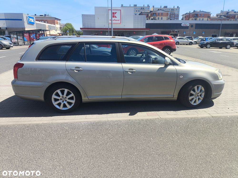 Toyota Avensis - 6