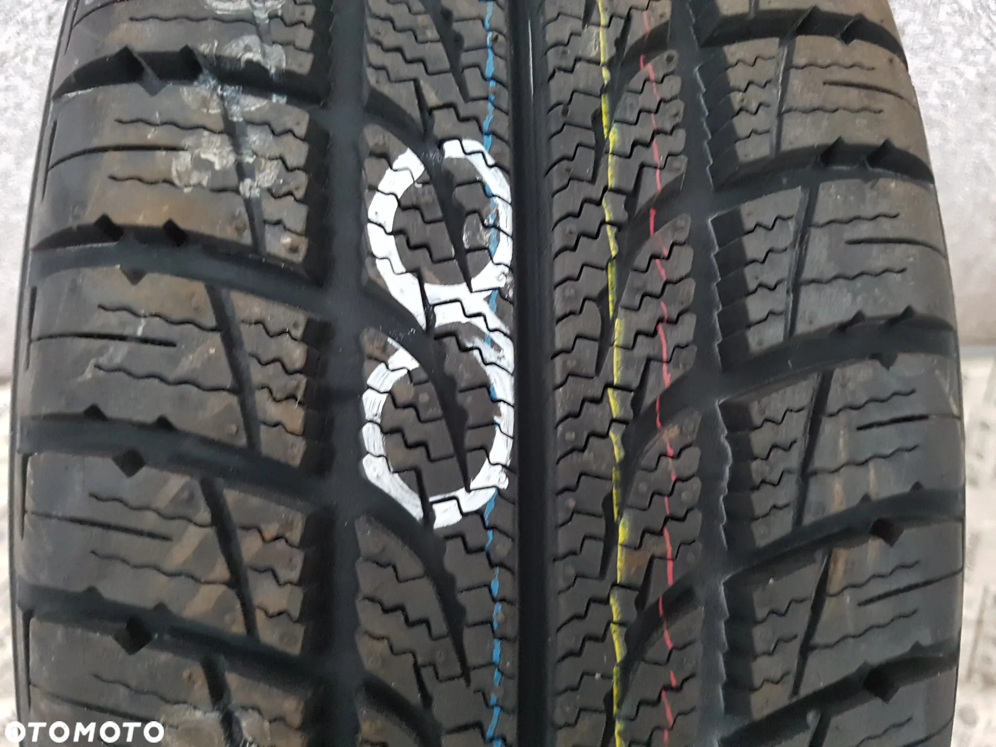 OPONA KUMHO SOLUS VIER ALL SEASON   195/65R15  195/65/15 - 3
