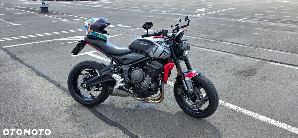 Triumph Trident - 1