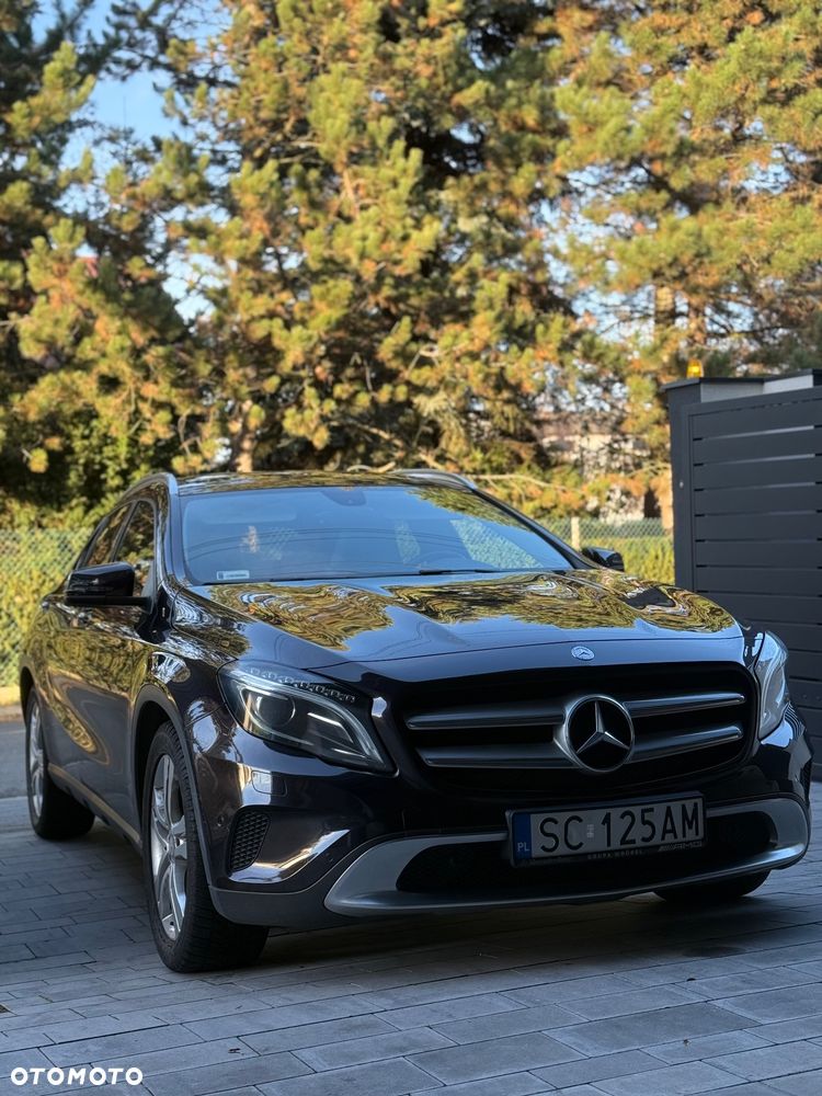 Mercedes-Benz GLA 200 7G-DCT - 2