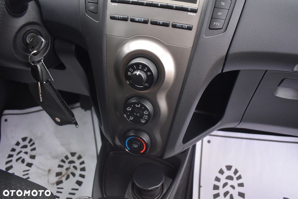 Toyota Yaris 1.33 VVT-i Life - 34