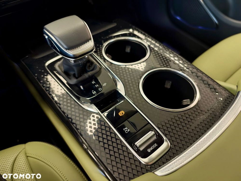 Hongqi HS3 2.0T AWD - 12