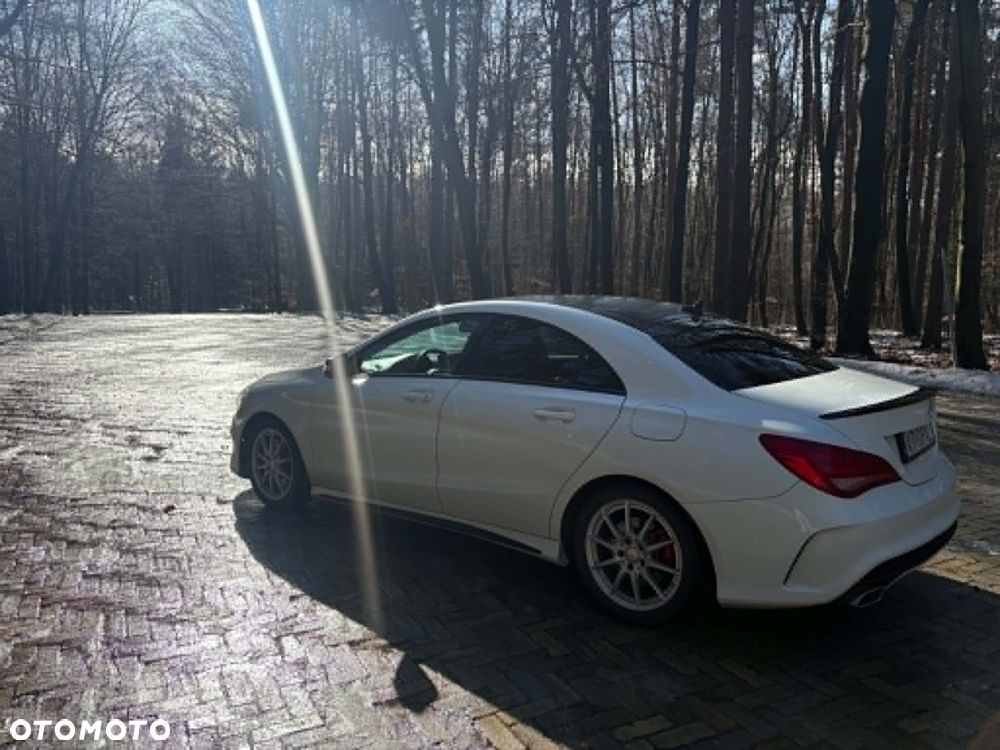 Mercedes-Benz CLA 250 4-Matic - 10