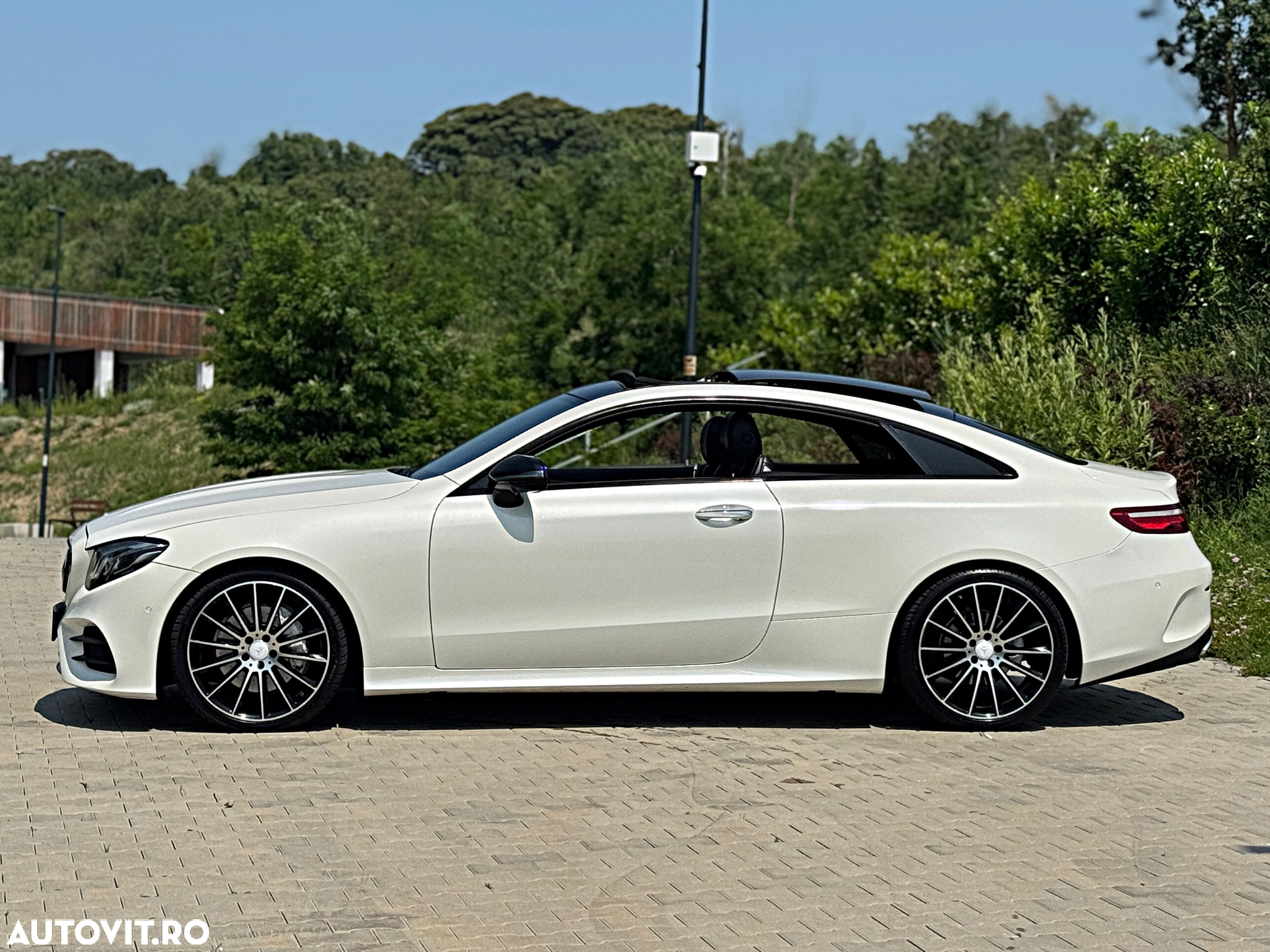 Mercedes-Benz E 220 d Coupe 9G-TRONIC AMG Line - 17