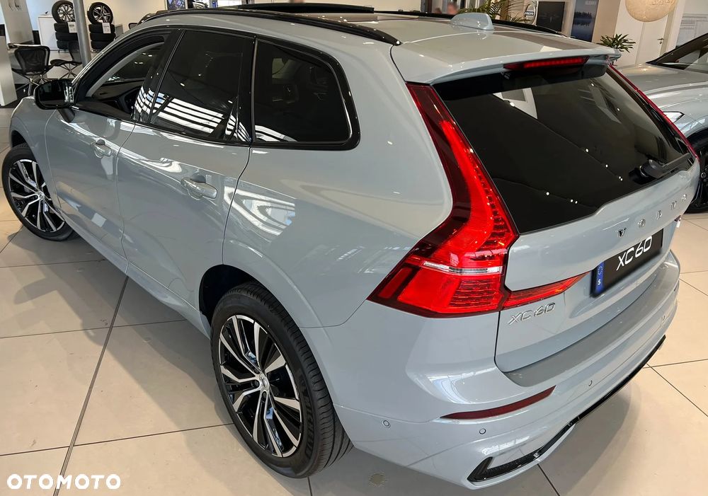 Volvo XC 60 B5 B AWD Plus Black Edition - 12