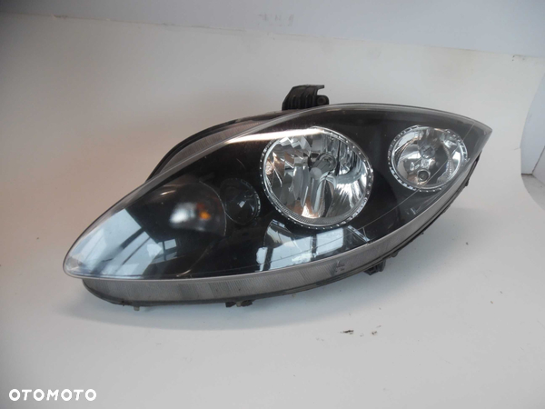Reflektor lewy Seat Toledo 2005r.
