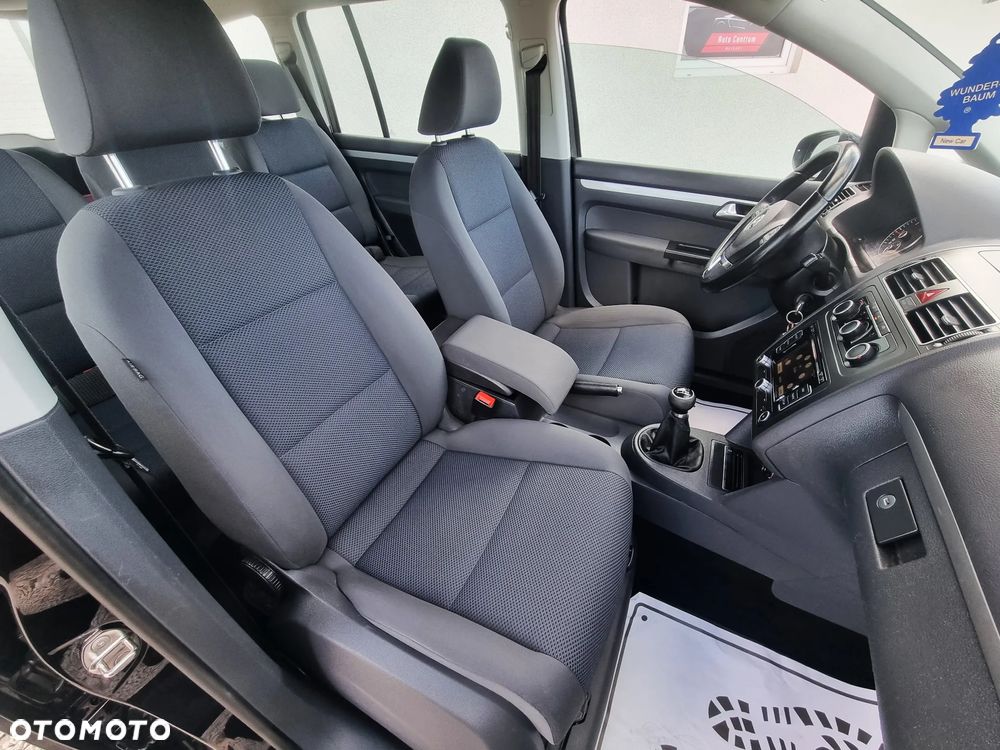Volkswagen Touran - 9