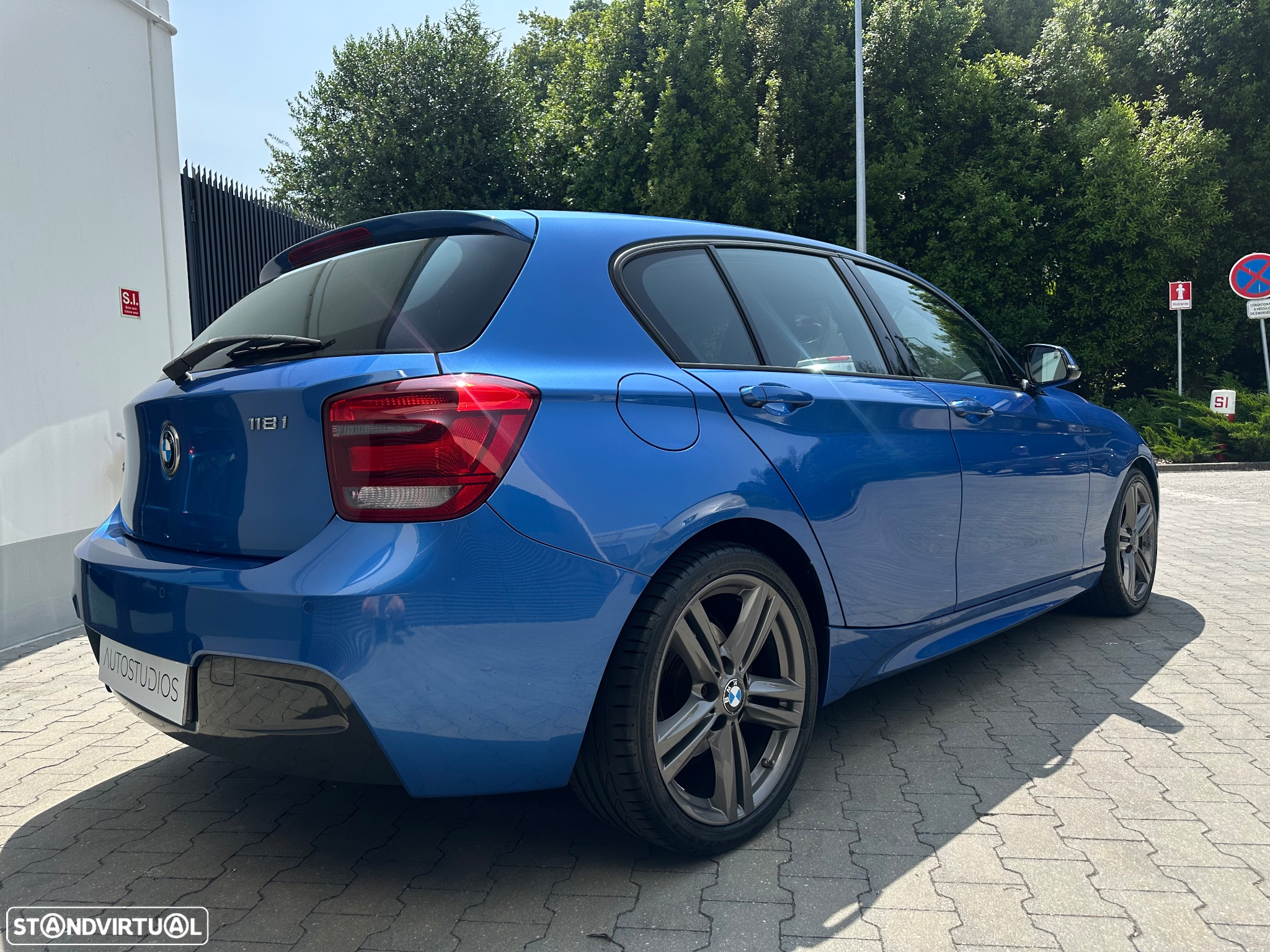 BMW 118 i Pack M - 8