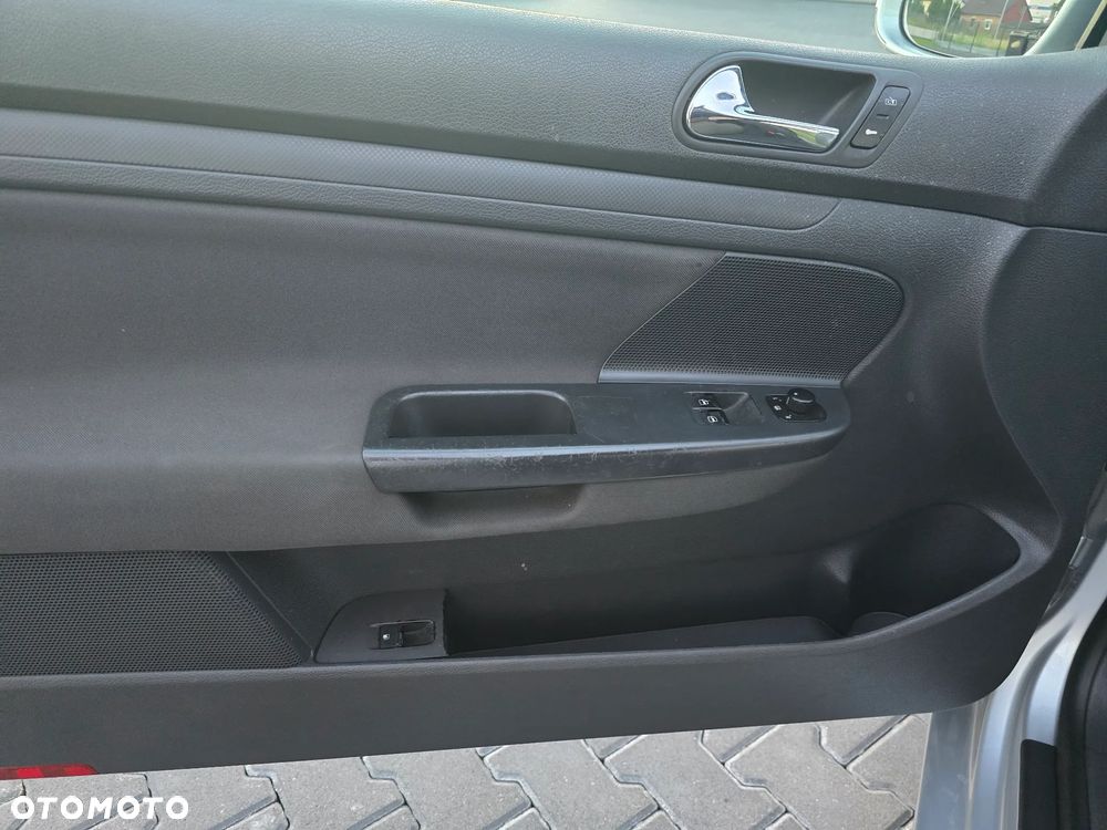 Volkswagen Golf 1.9 TDI Sportline - 18