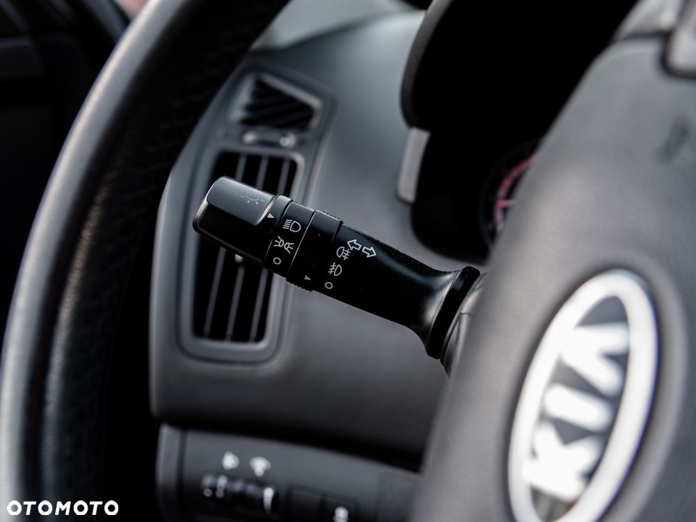 Kia Ceed - 32