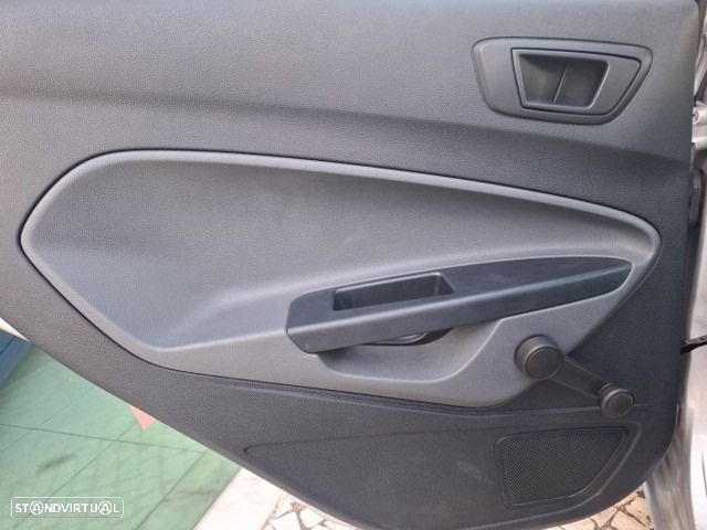 Ford Fiesta 1.25 Trend - 25