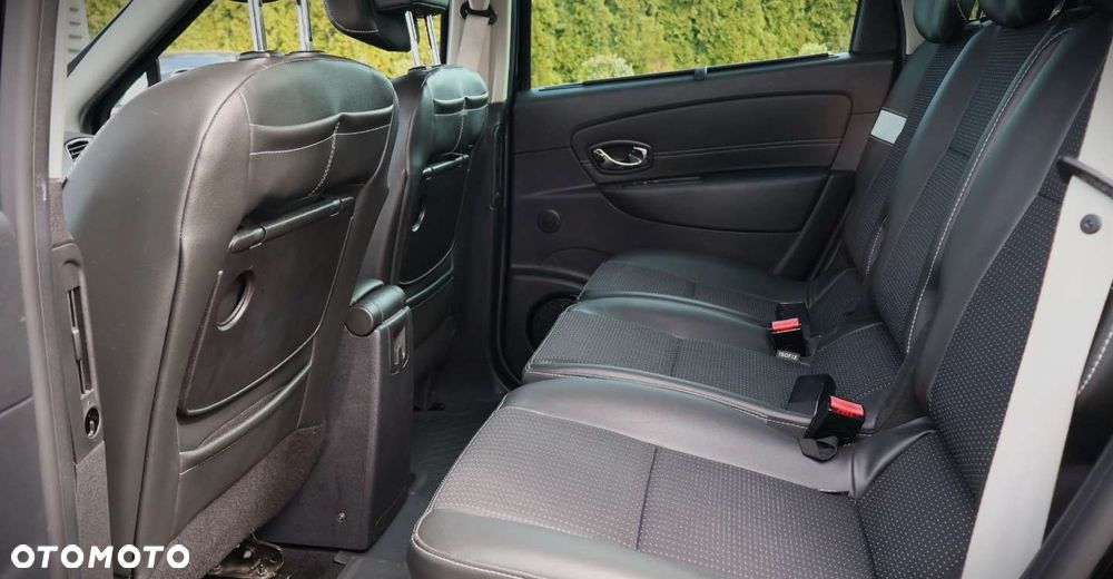 Renault Grand Scenic - 17