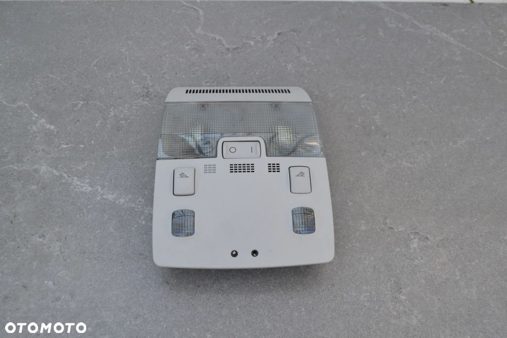 AUDI A4 B6 B7 A3 8P LAMPKA WNĘTRZA PODSUFITKI DIODY LED 8E0947135E - 1