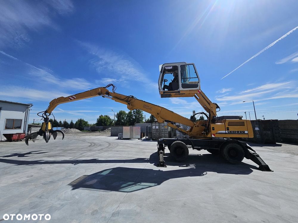 Liebherr A904 - 21