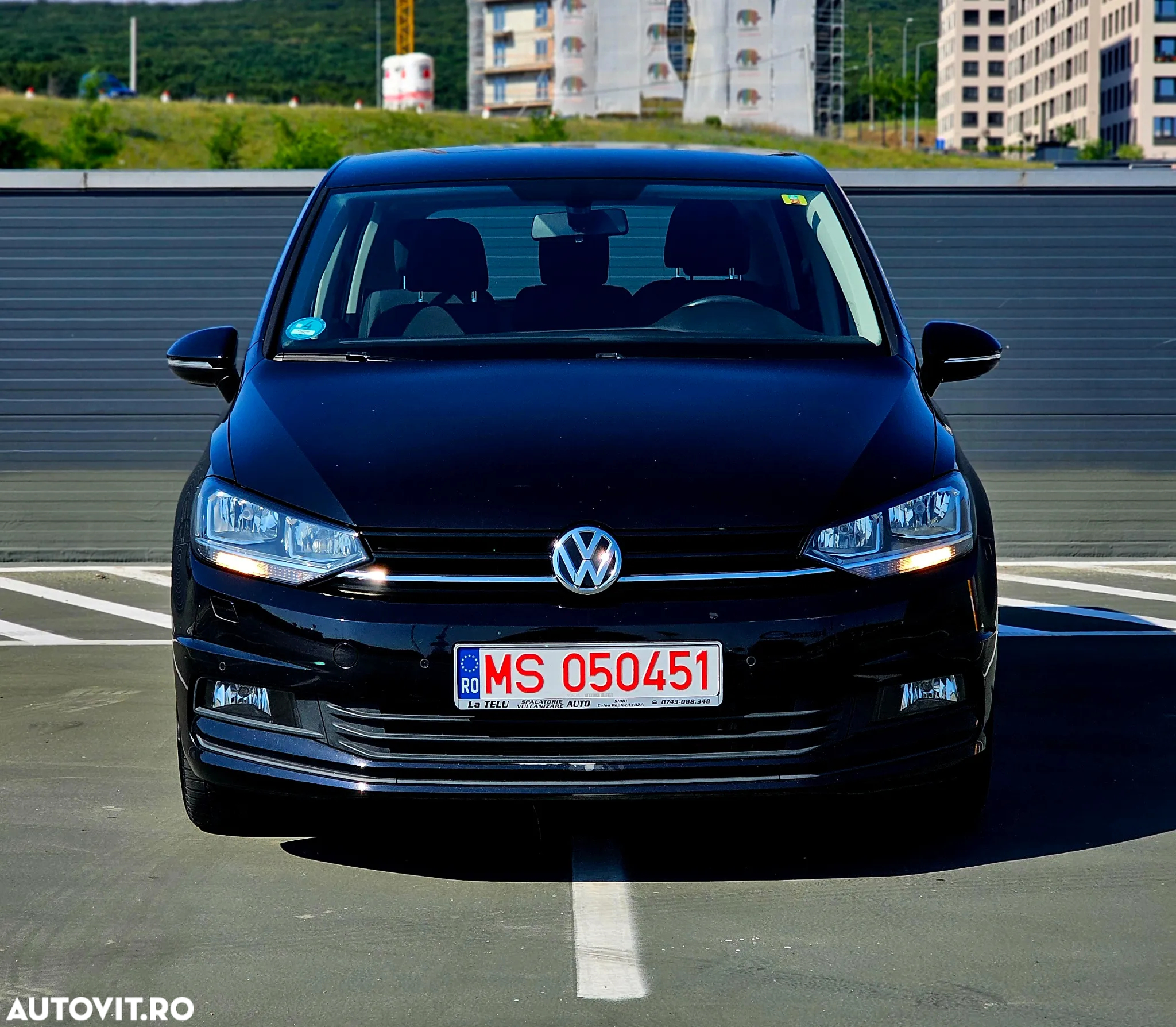 Volkswagen Touran 1.6 TDI DSG Comfortline - 2