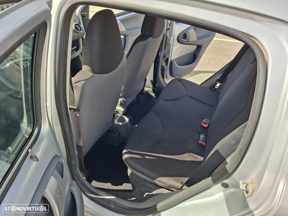 Toyota Aygo Standard - 11