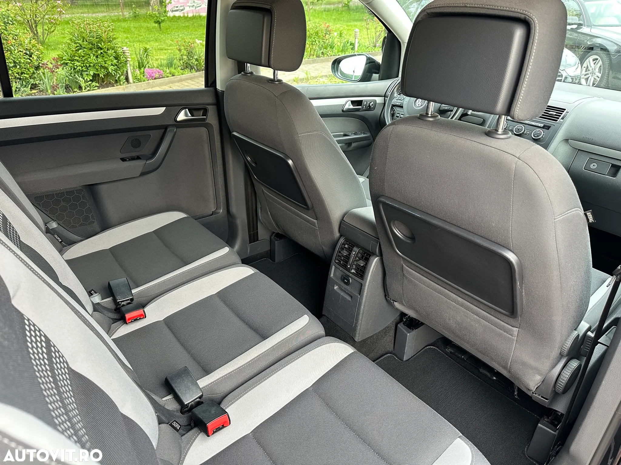 Volkswagen Touran 2.0 TDI DPF BlueMotion Technology DSG Life - 33