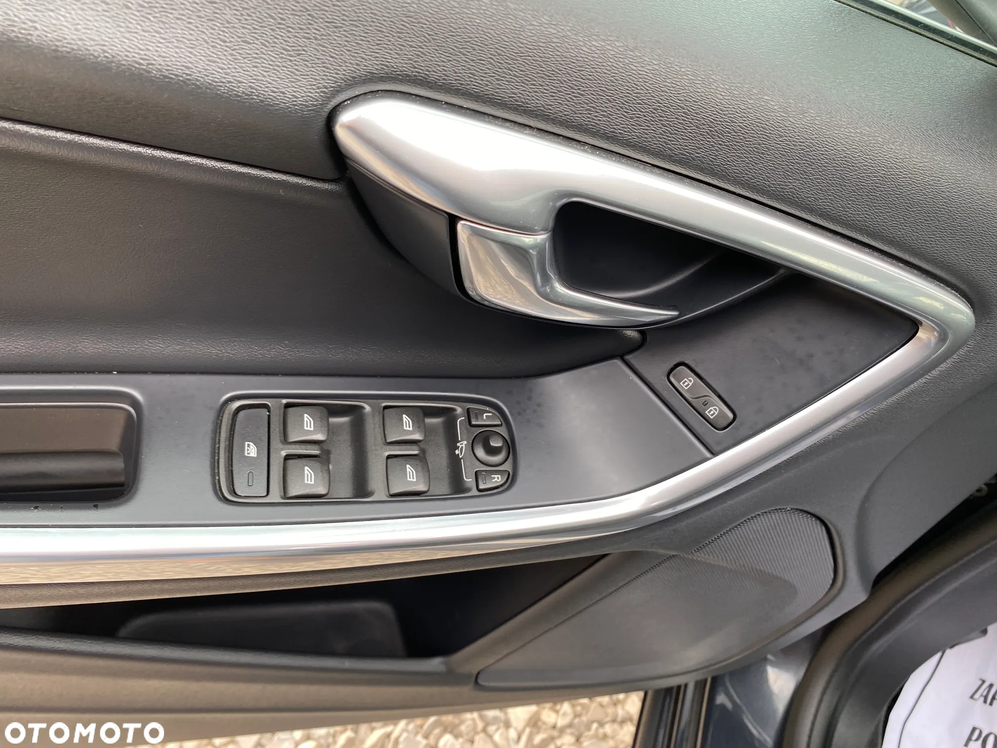 Volvo V60 D3 Drive-E R-Design Momentum - 19