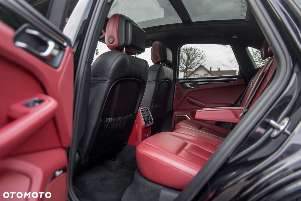 Porsche Macan GTS PDK - 32