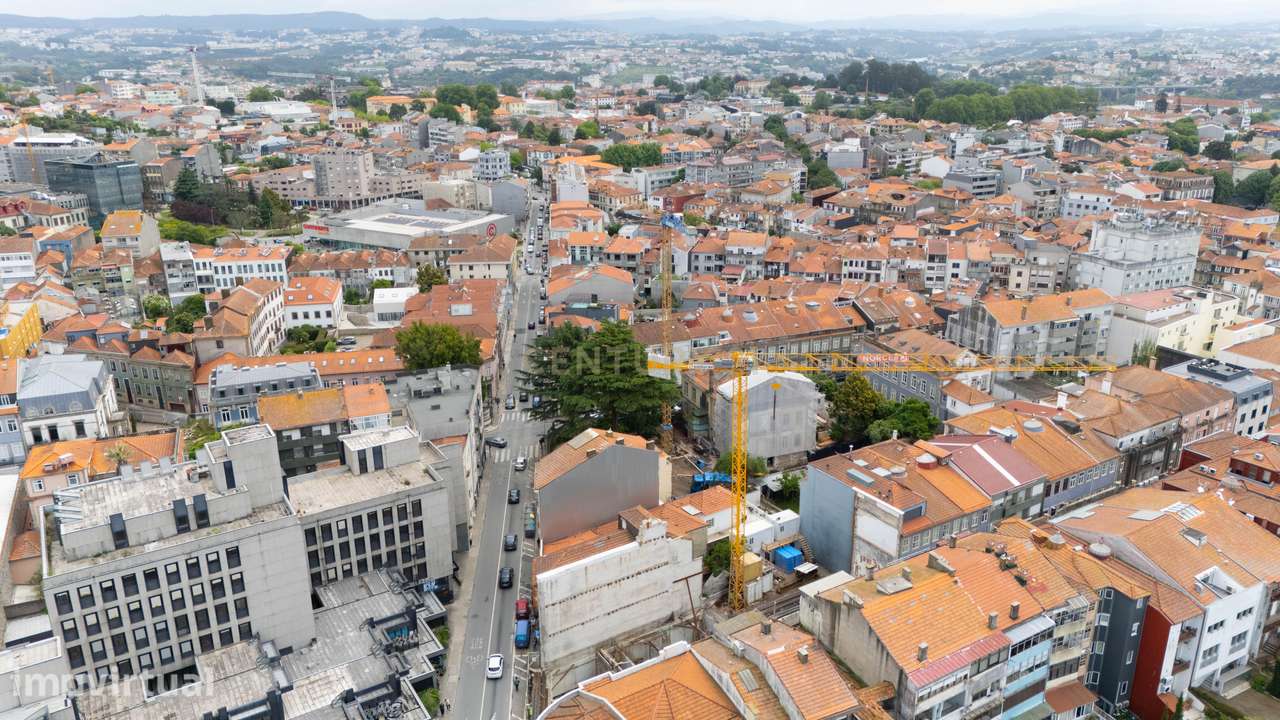 Prédio no centro do Porto com potencial construtivo. - Grande imagem: 4/10