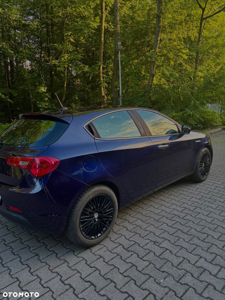 Alfa Romeo Giulietta 1.6 JTDM Distinctive - 8