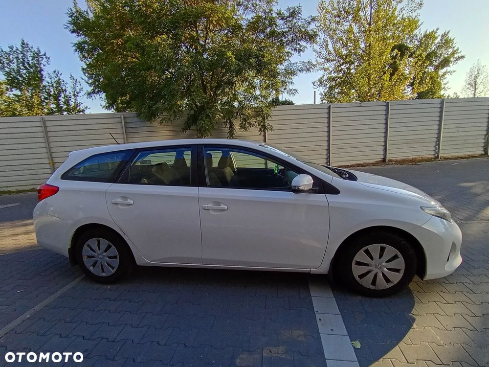 Toyota Auris 1.4 D-4D Active - 10