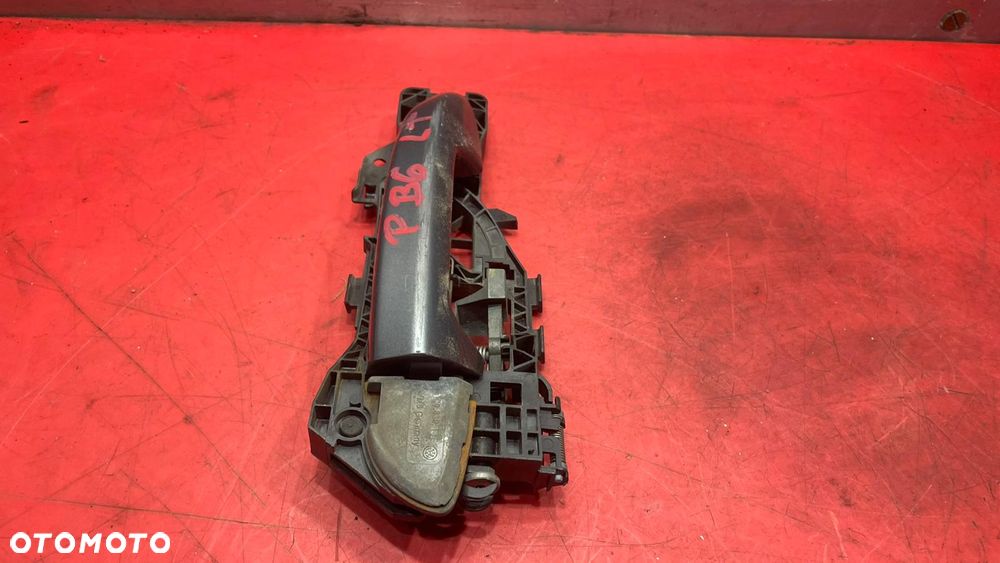 KLAMKA LEWY TYŁ PASSAT B6 - 3