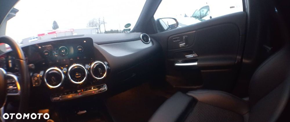 Mercedes-Benz GLA 180 d Business Edition - 8