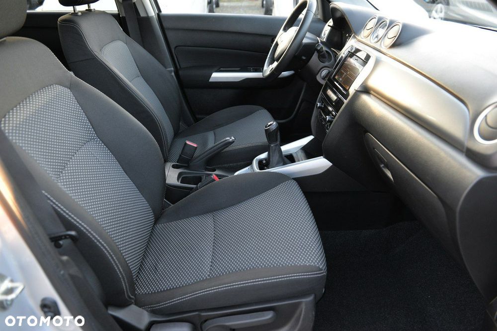 Suzuki Vitara 1.6 Comfort 2WD - 12