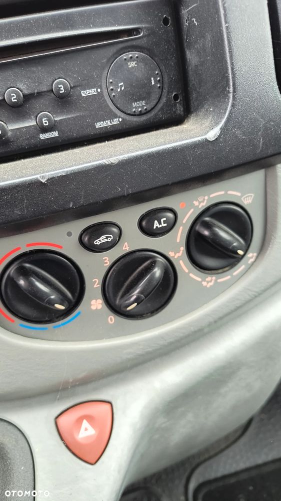 Renault TRAFIC - 6