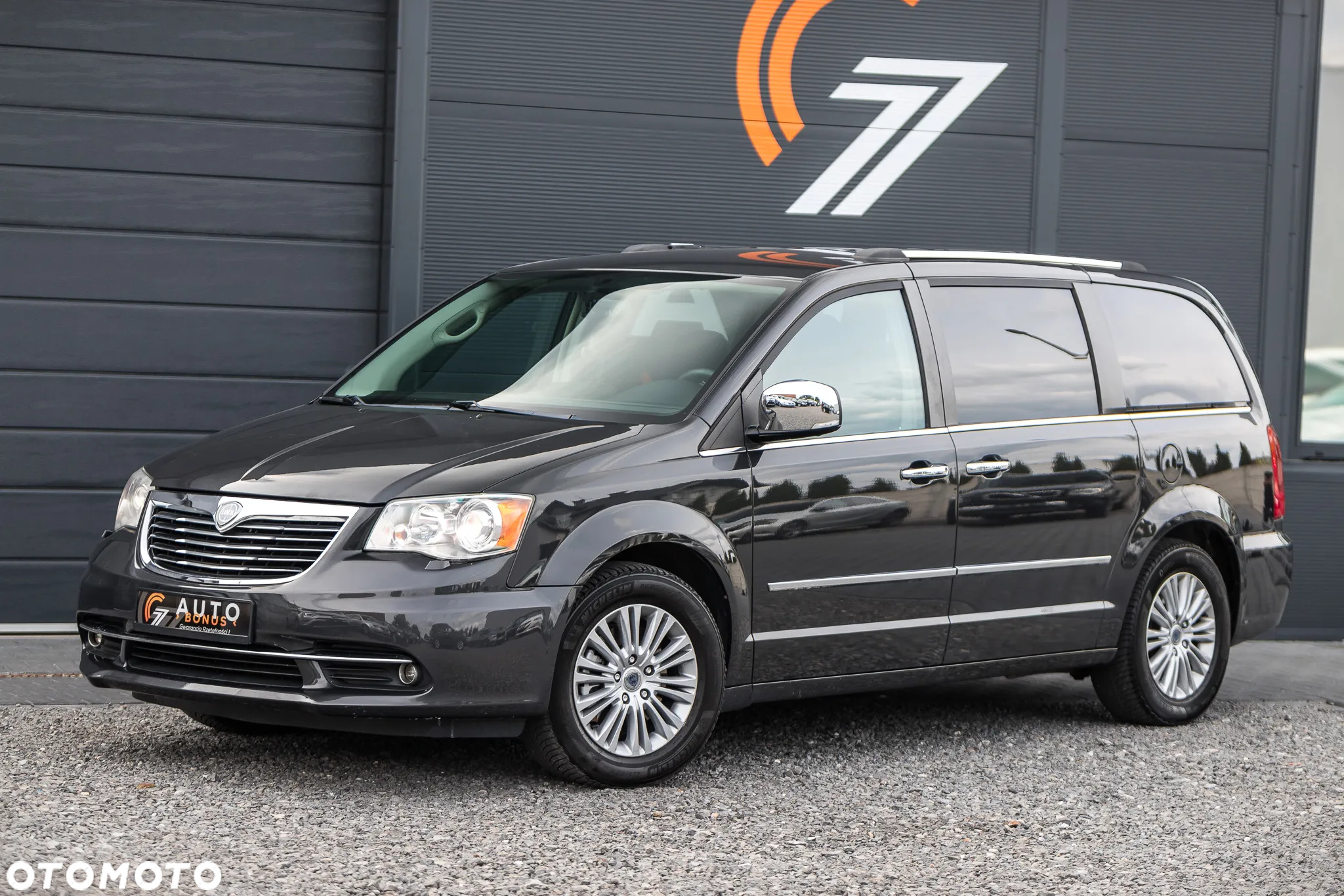 Lancia Voyager - 3