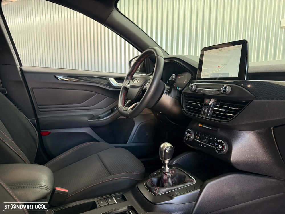 Ford Focus 1.0 EcoBoost ST-Line - 11
