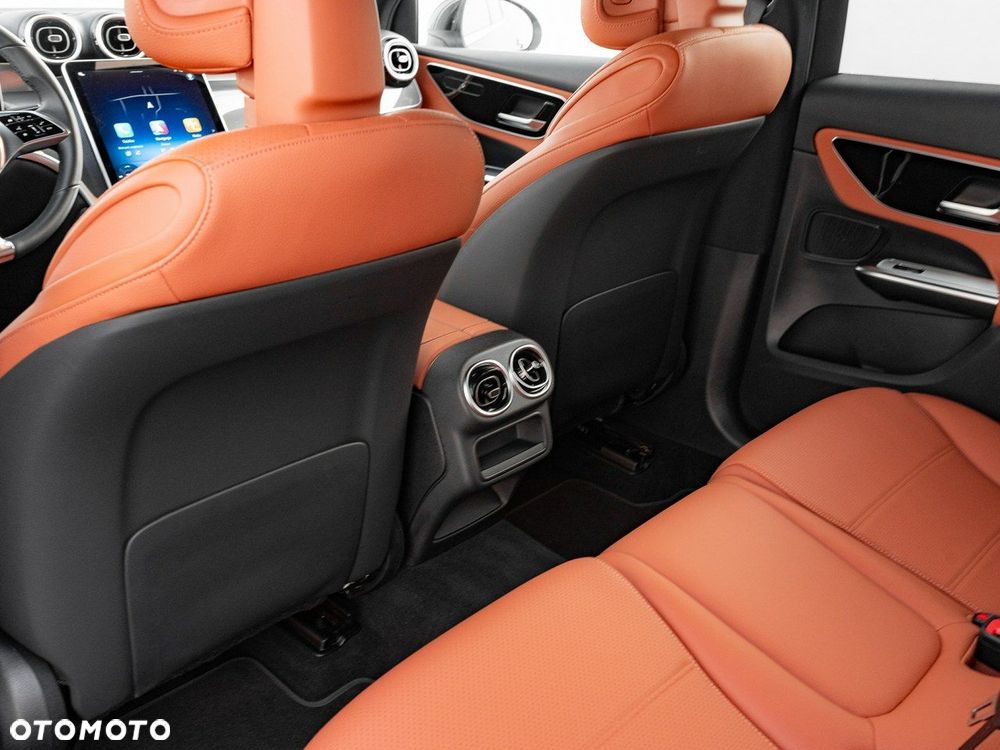 Mercedes-Benz GLC - 21