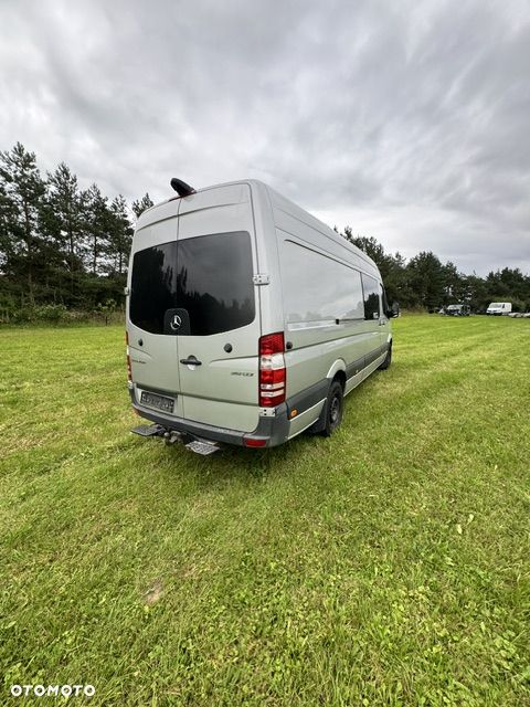Mercedes-Benz Sprinter - 2