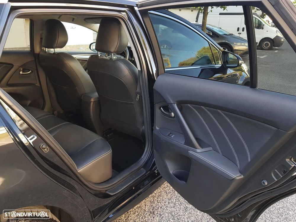 Toyota Avensis Touring Sports 1.6 D-4D Luxury+GPS - 35